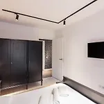 شقة Leogrand On Svobody Avenue 6-8