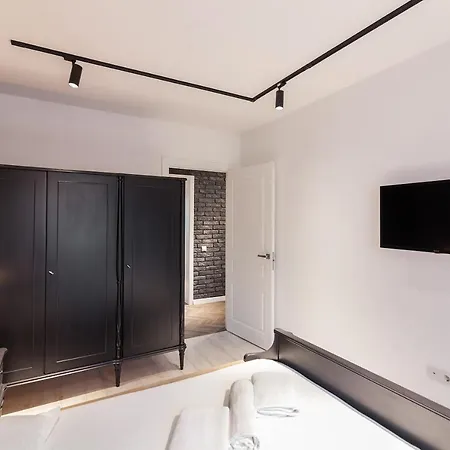 Apartman Leogrand On Svobody Avenue 6-8