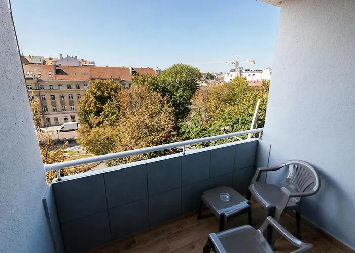 Апартаменты Leogrand On Svobody Avenue 6-8 *