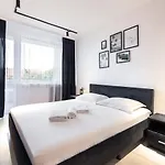 Leogrand On Svobody Avenue 6-8 Apartman *